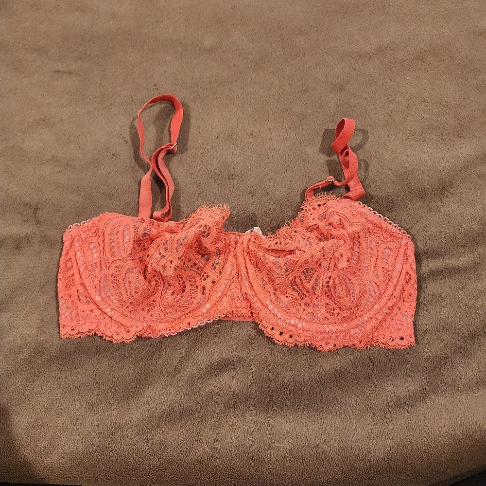 32DD lace unpadded pink bra Victorias secret